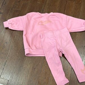 Nike 12mo pink set with gold swoosh